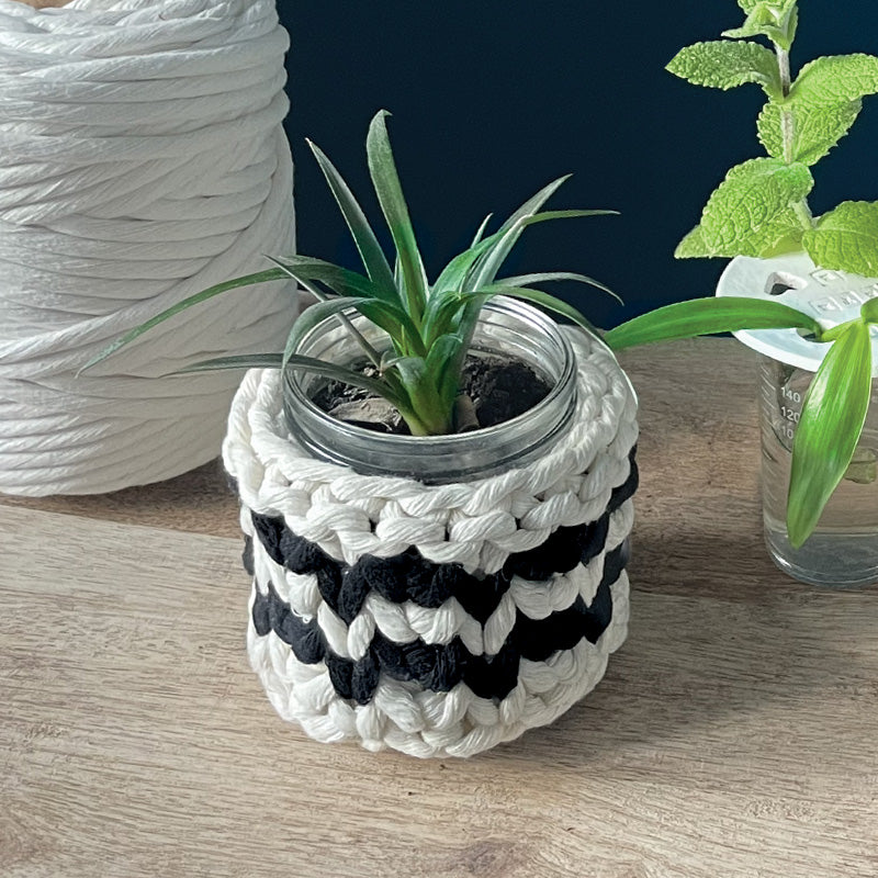 Cache-pot • Macramé • Noir et Blanc